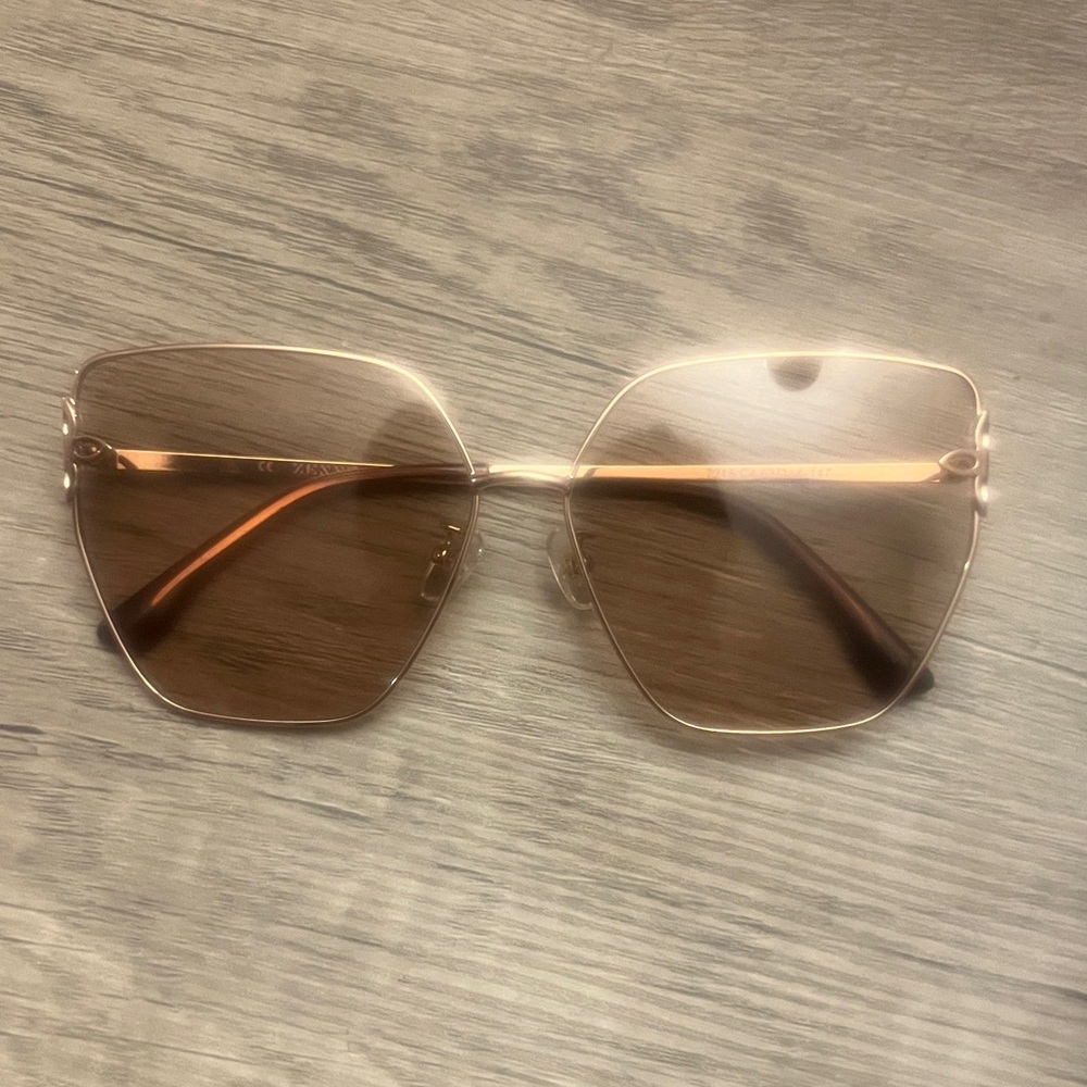 Stylish Gold Sunglasses for Women